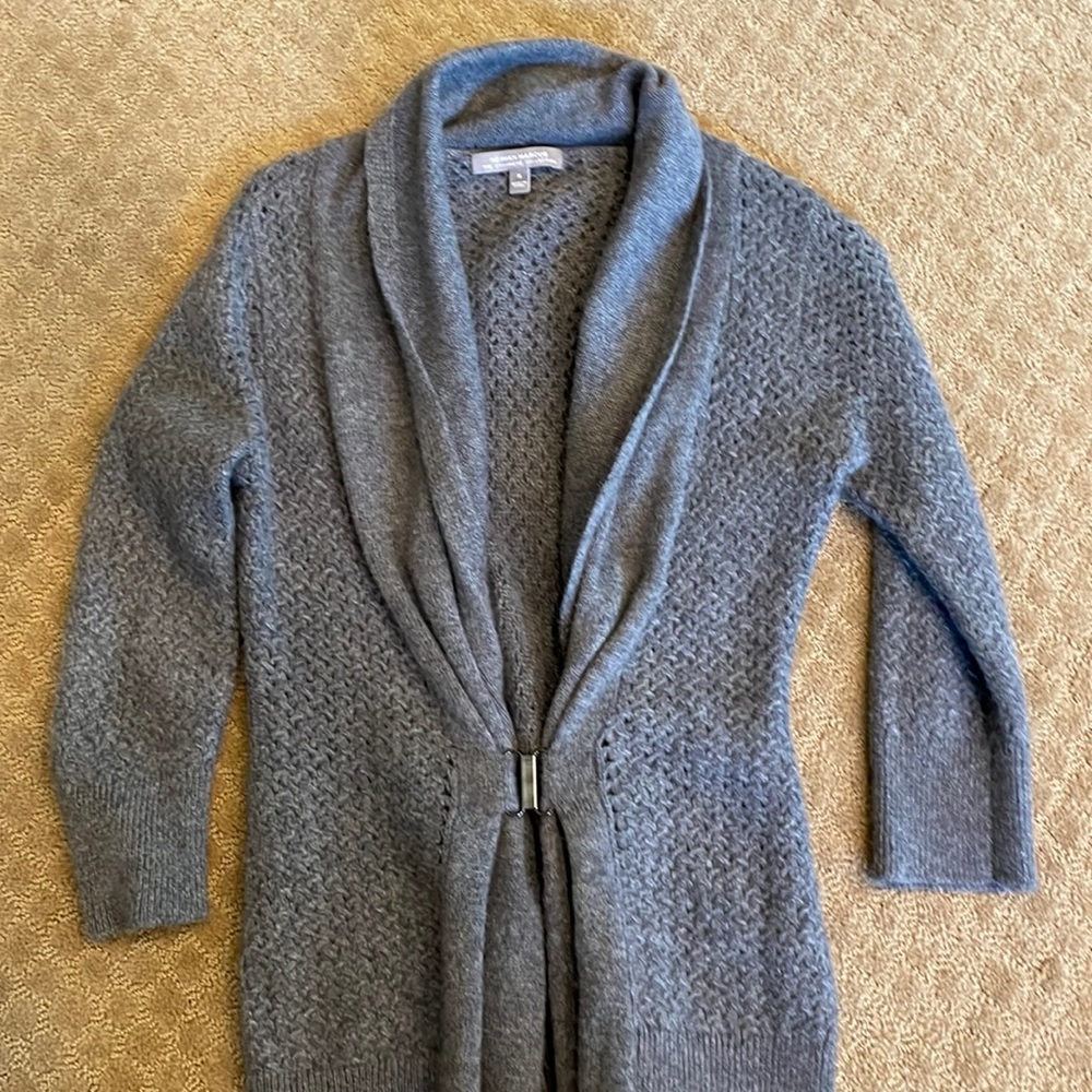 Neiman Marcus women’s Cashmere Sweater